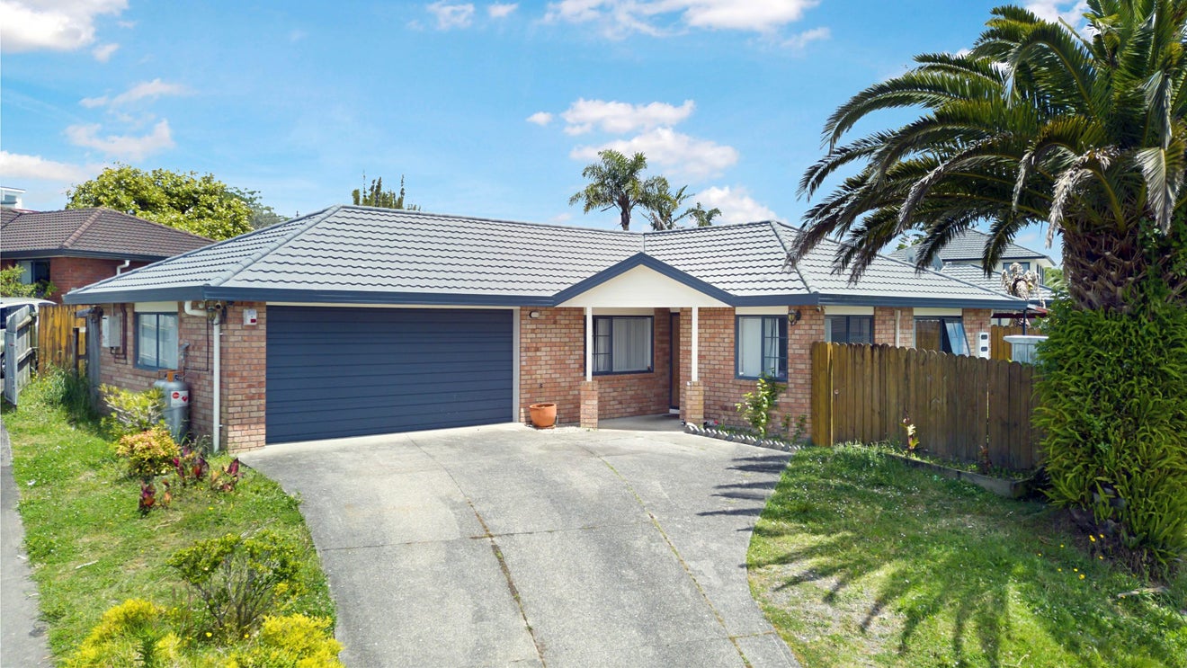 18 Plumstead Rise, Glen Eden, Auckland - Carousel 1