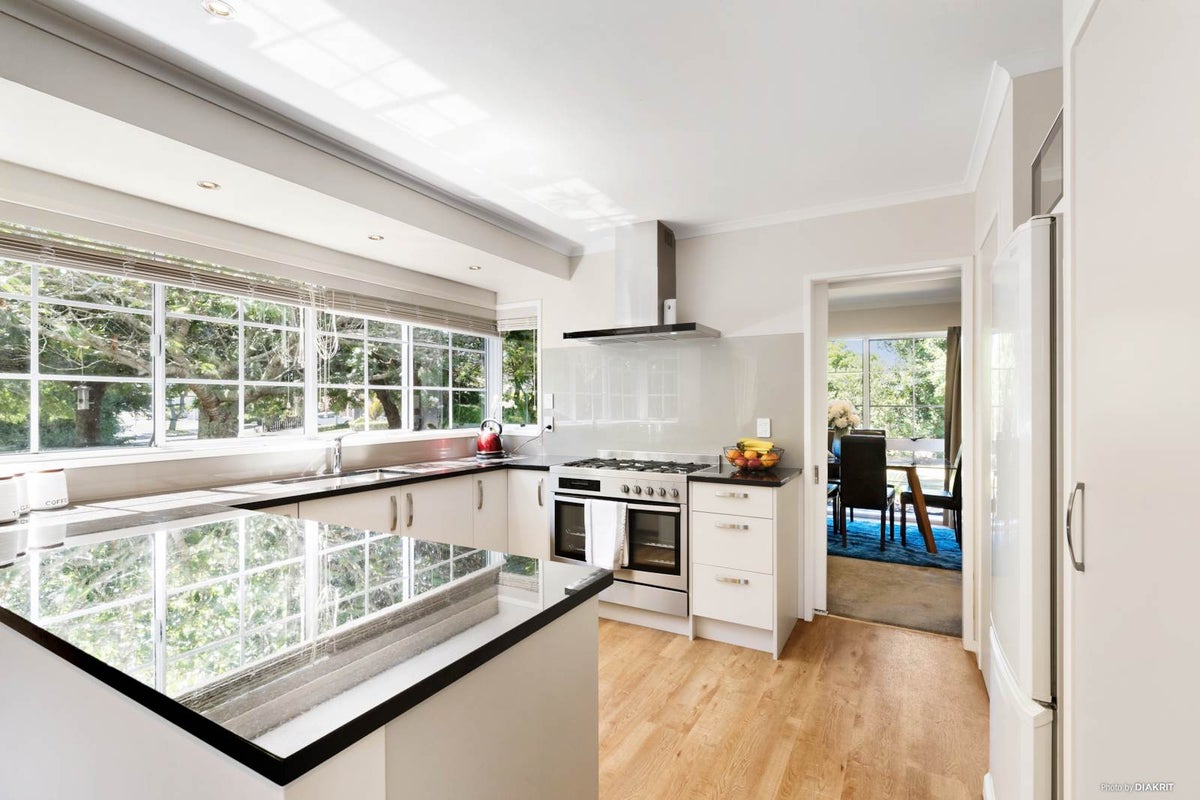 1 Brockton Avenue, Conifer Grove, Takanini - Carousel 2
