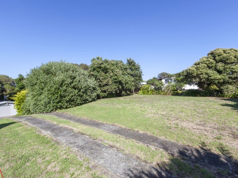 44 Freyberg Crescent, Waikanae Beach, Waikanae - Carousel 2