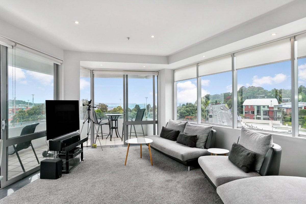 606/88 The Strand, Auckland Central - Carousel 2