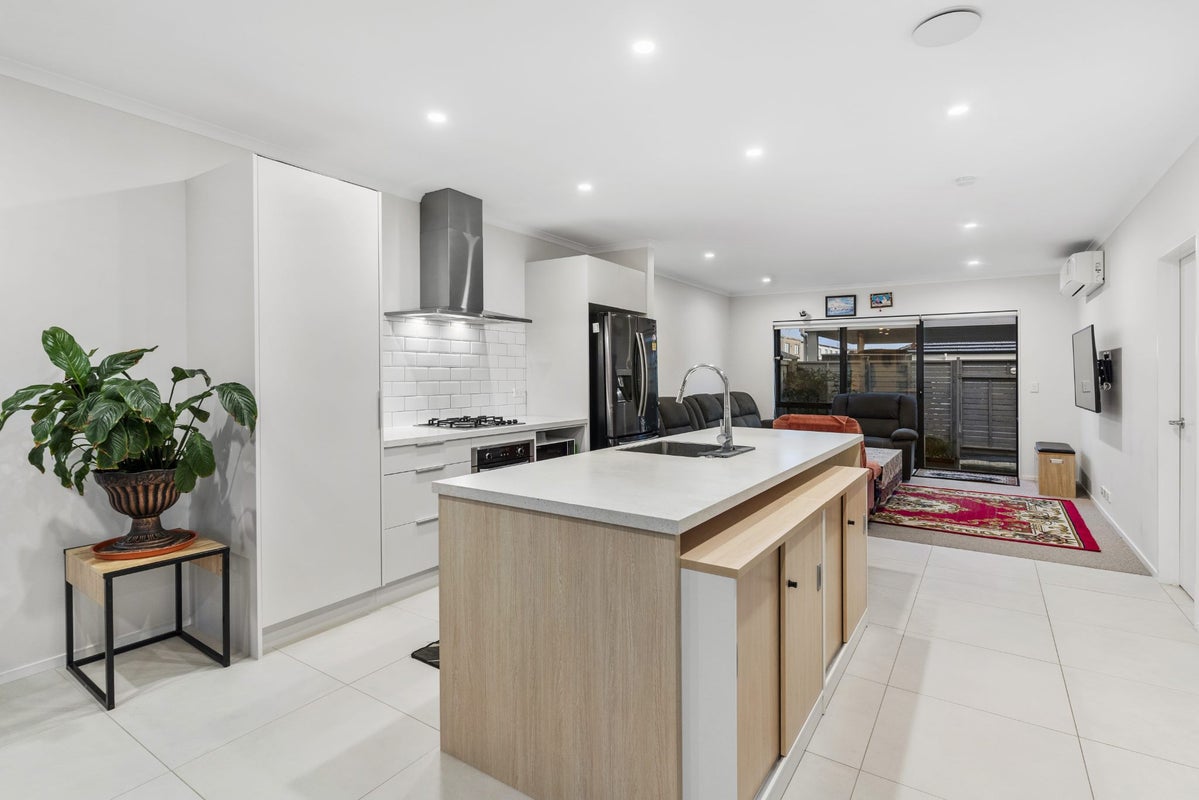 22 Nganui Avenue, Conifer Grove, Auckland - Carousel 2