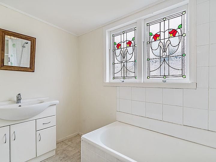 25 Manuroa Road, Takanini, Auckland - Carousel 9
