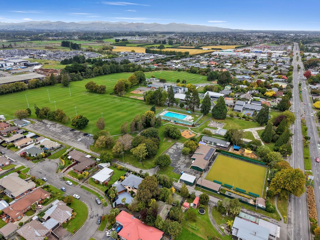 32 Shannon Place, Belfast, Christchurch - Carousel 24