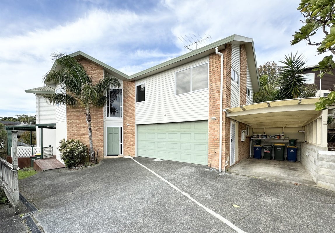 21A Madison Place, Forrest Hill, Auckland - Carousel 1