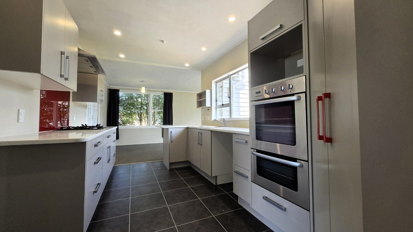 24 Orr Crescent, Hutt Central, Lower Hutt - Carousel 2