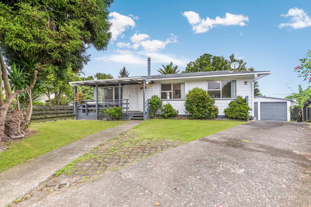 15 Astor Place, Manurewa, Auckland - Carousel 2