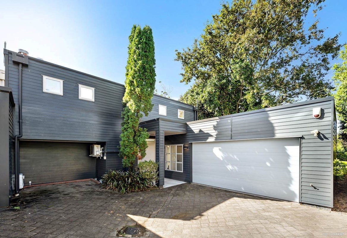 4/19 Waiatarua Road, Remuera, Auckland - Carousel 1