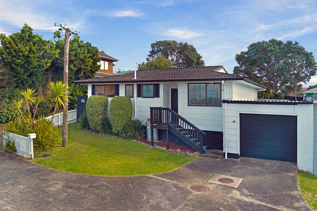 15 Denarius Lane, Glendene, Waitakere City, Auckland - Carousel 1