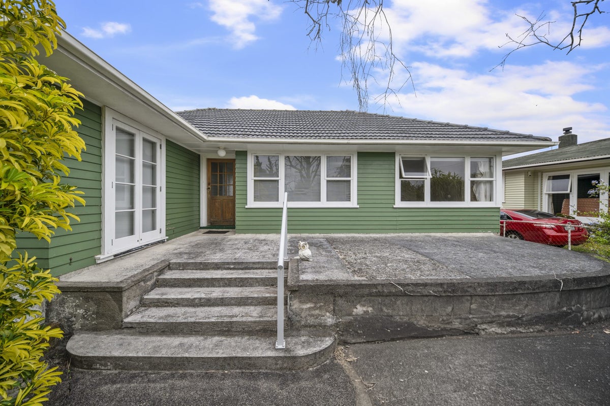 12 Maui Pomare Street, Blockhouse Bay, Auckland City, Auckland - Carousel 1