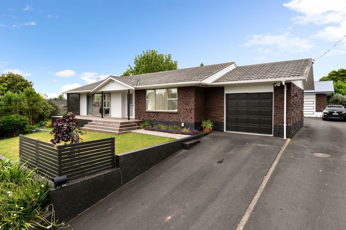 24 Ranfurly Avenue, Fairfield, Hamilton - Carousel 1