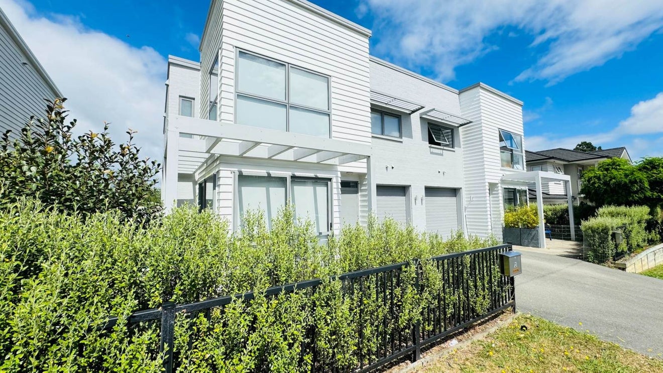 78 Matairangi Avenue, Totara Heights, Auckland - Carousel 1