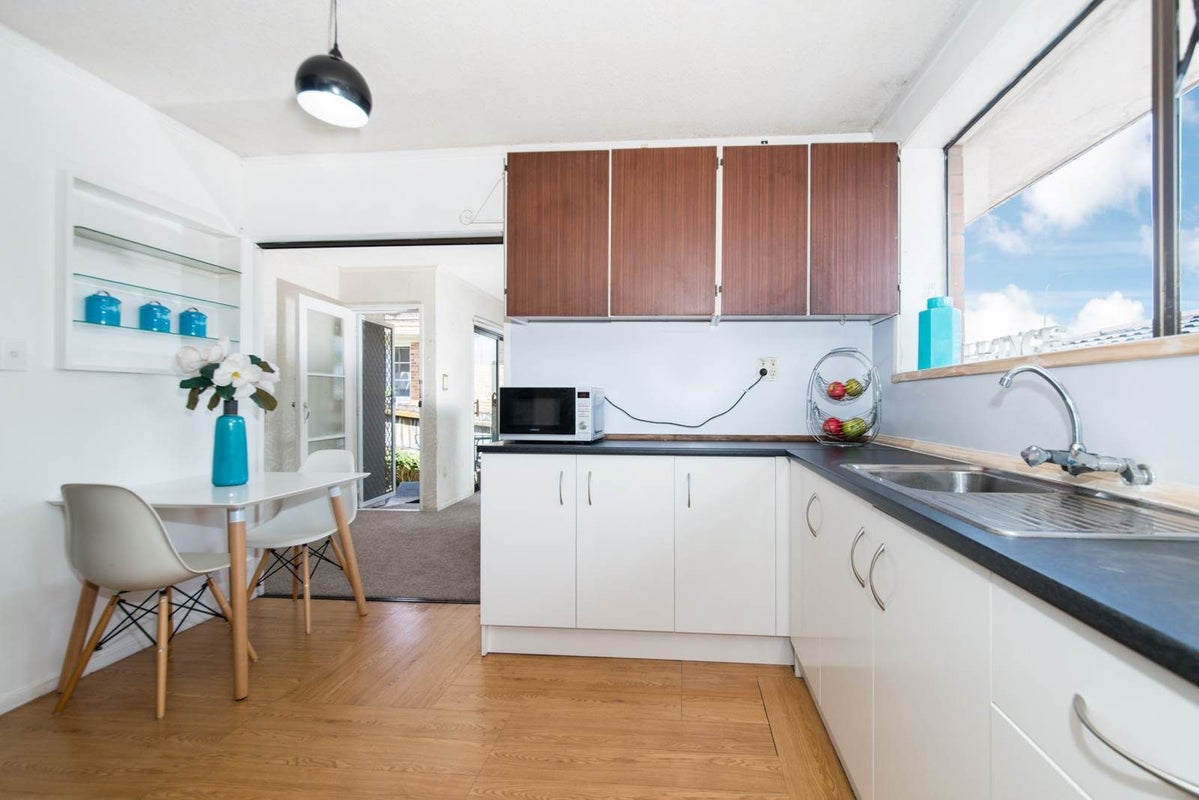 2/531 Mount Albert Road, Three Kings, Auckland - Carousel 2