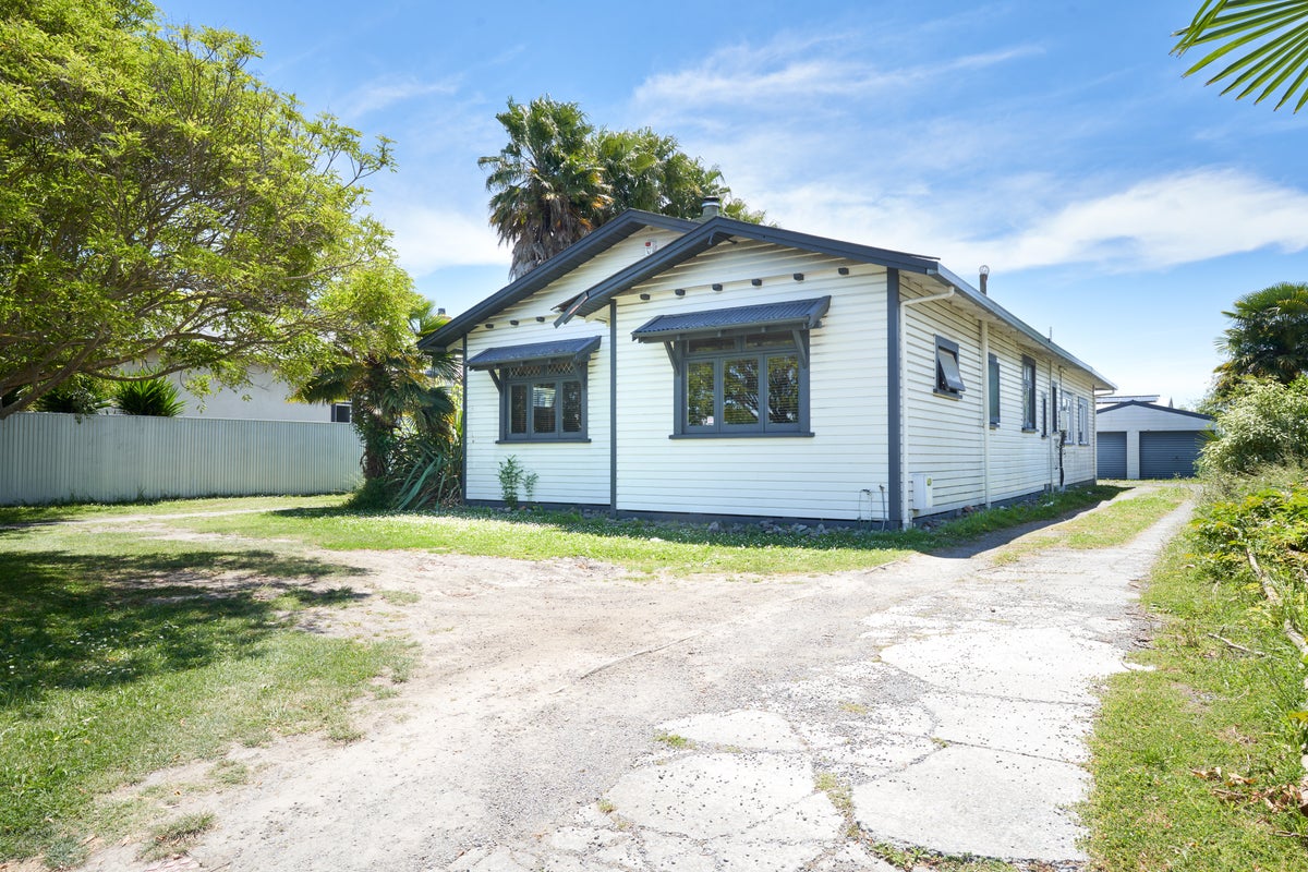 902 Heretaunga Street East, Parkvale, Hastings - Carousel 1