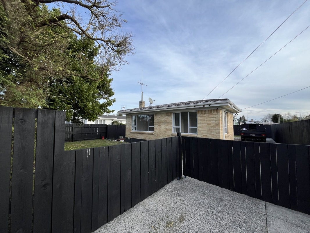 141 Tramway Road, Enderley, Hamilton - Carousel 1