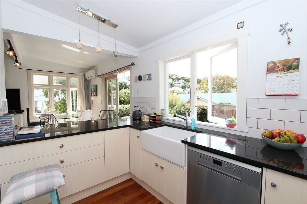 163 Moxham Avenue, Hataitai, Wellington - Carousel 2