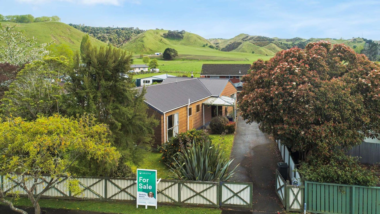 371 Somme Parade, Aramoho, Whanganui - Carousel 1