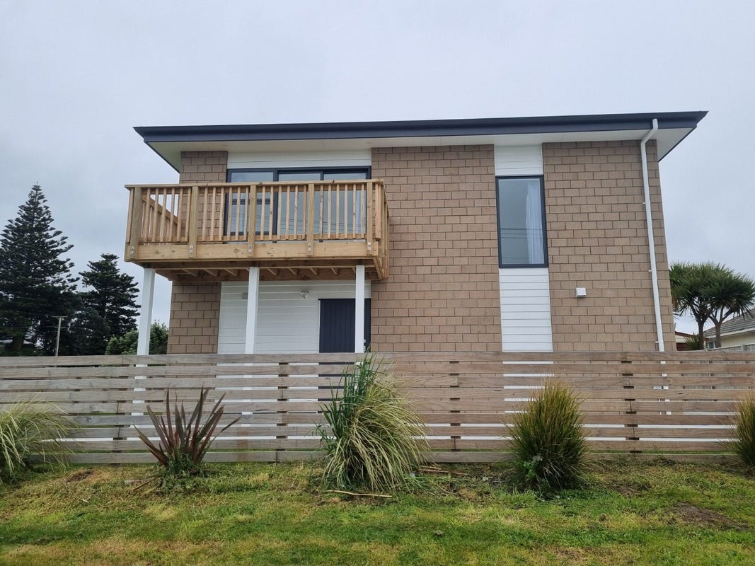 40 Egmont Street, Castlecliff, Whanganui - Carousel 1