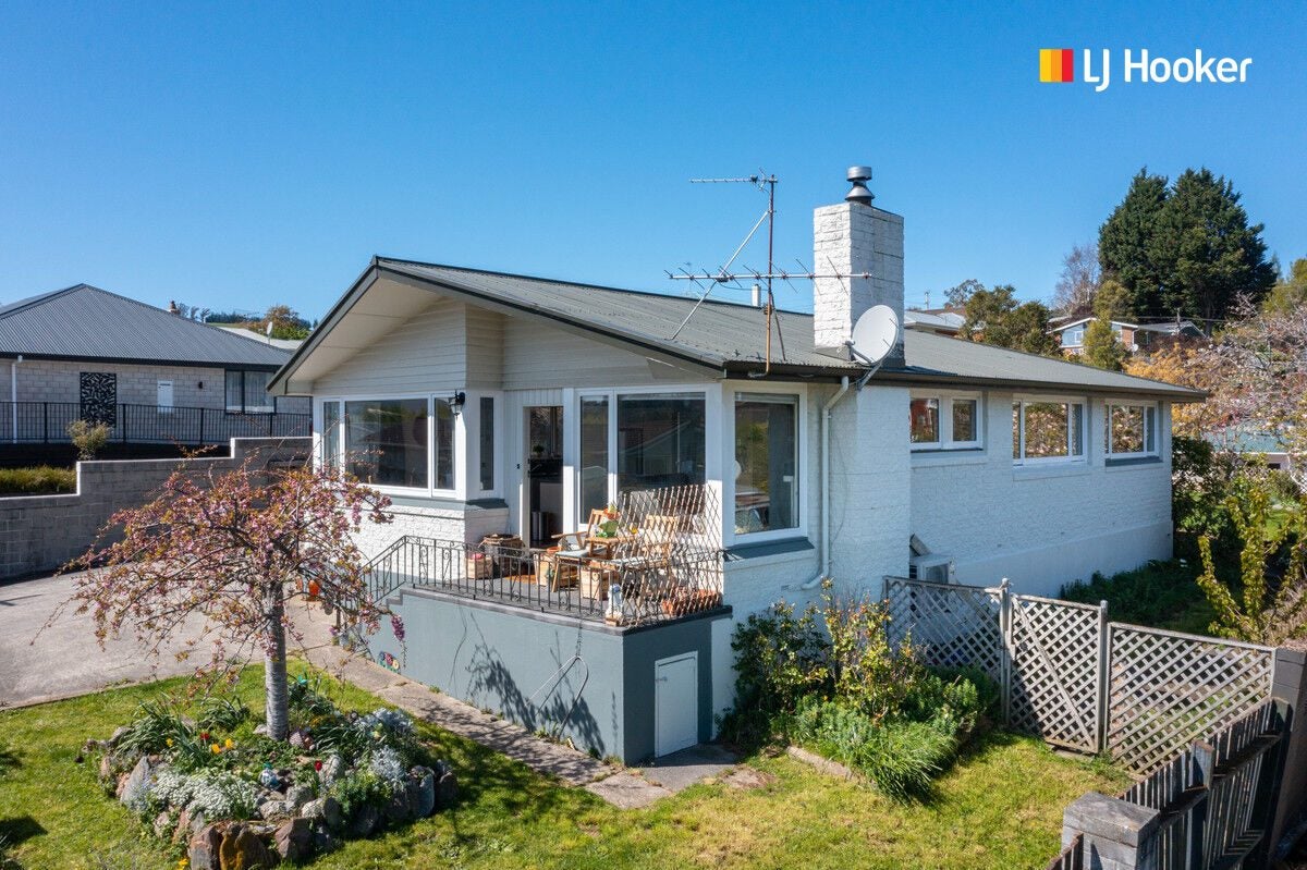 16 Clyde Street, Kinmont Park, Mosgiel - Carousel 1