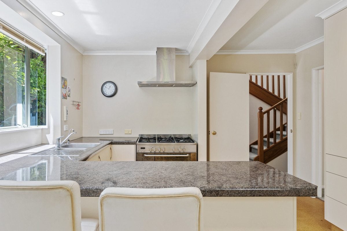 8A Williams Terrace, Fitzherbert, Palmerston North - Carousel 2