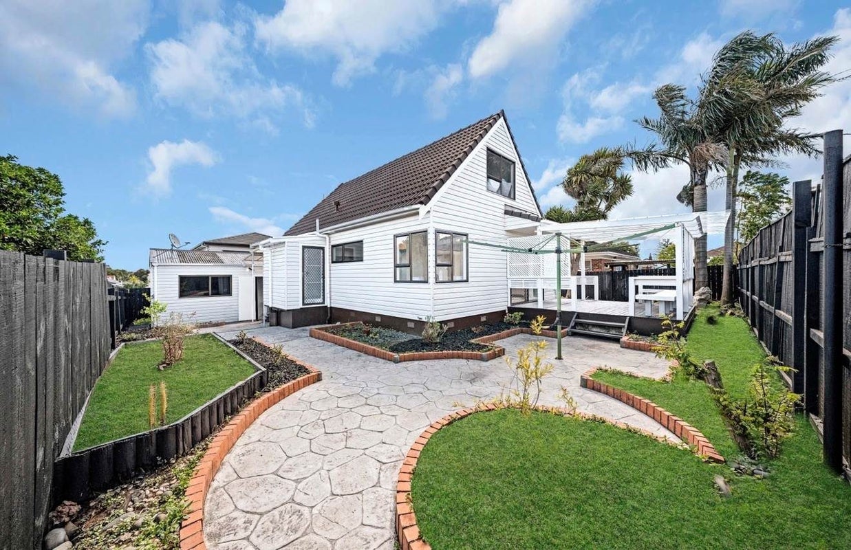 2/18 Elizabeth Avenue, Papatoetoe, Auckland - Carousel 1