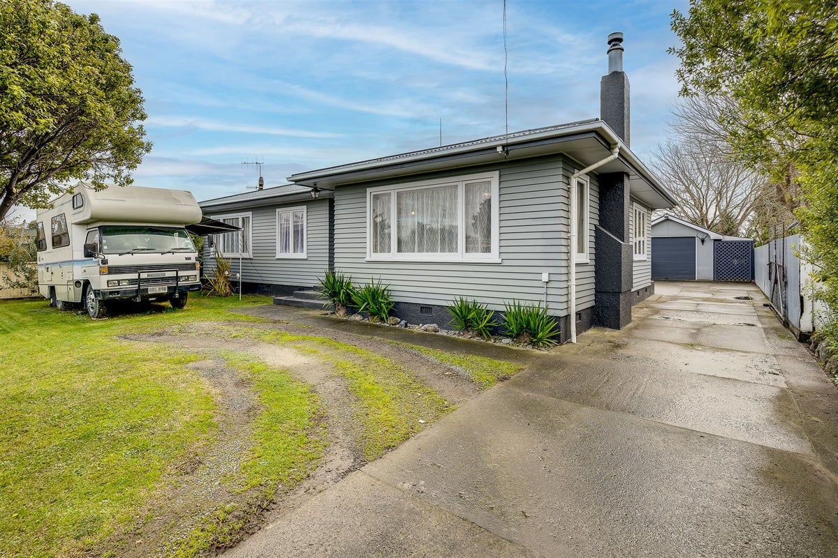 3 Oldham Avenue, Onekawa, Napier - Carousel 19