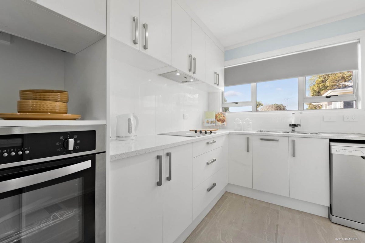 2/34 Walpole Avenue, Hillpark, Auckland - Carousel 2