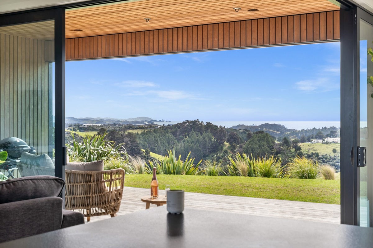 11 Waitokitoki Way, TUTUKAKA - Carousel 1