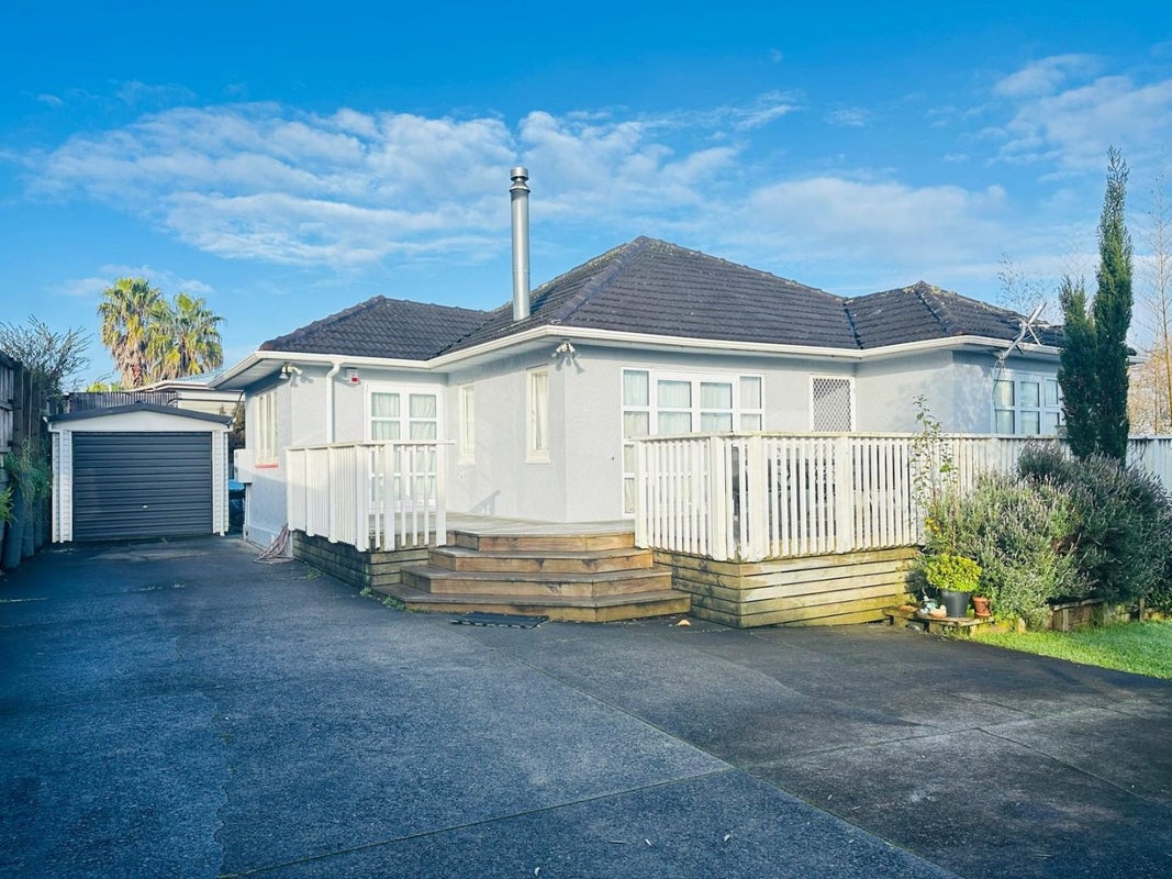 1/23 View Road, Henderson, Auckland - Carousel 2