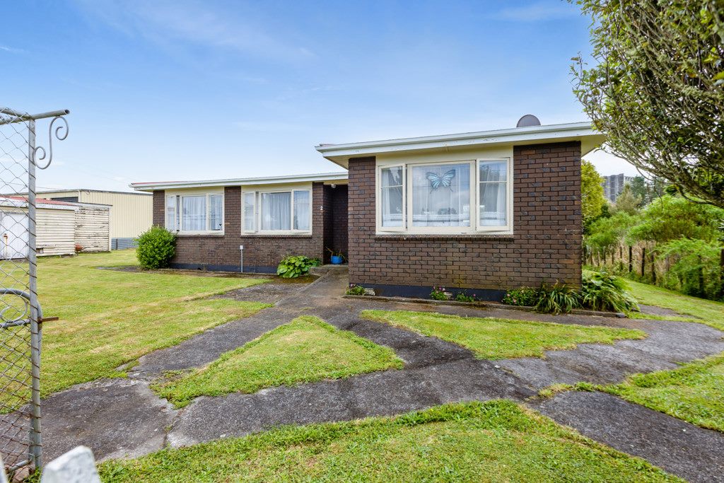 2 Denmark Terrace, Midhirst, Stratford - Carousel 19