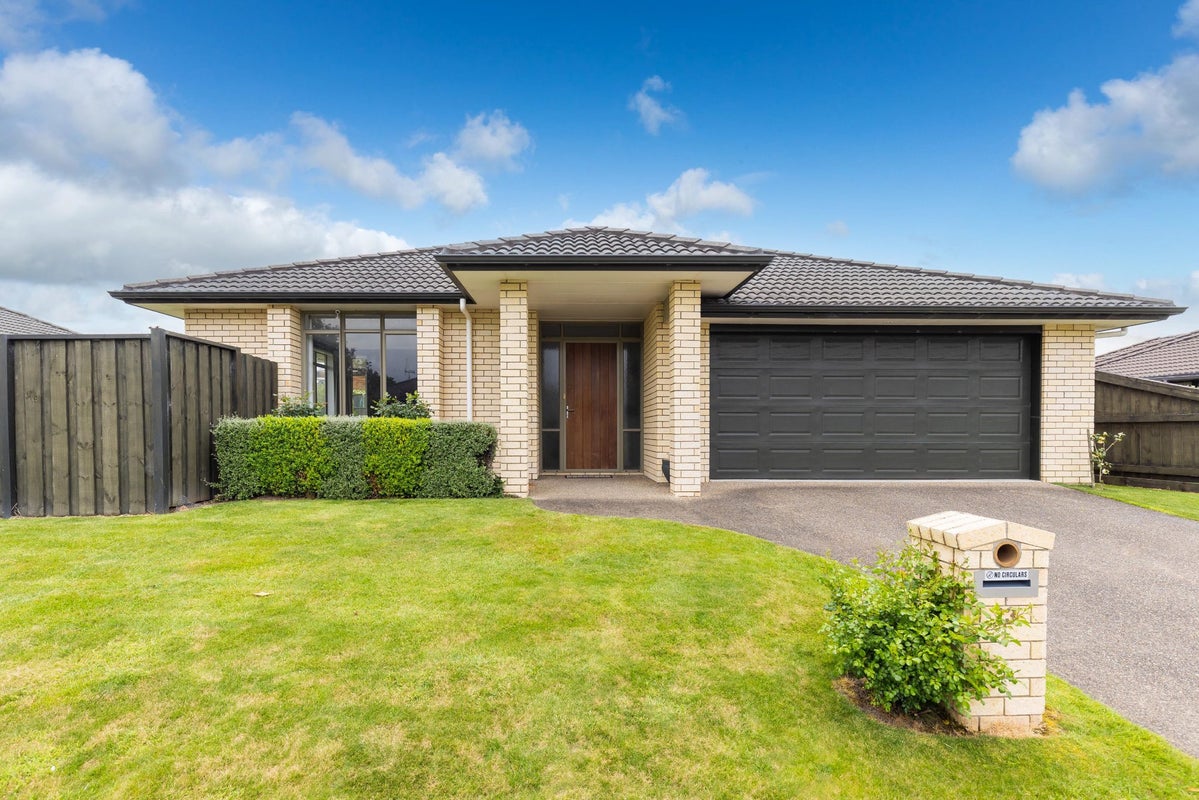 13 Winchester Place, Rototuna North, Hamilton - Carousel 1