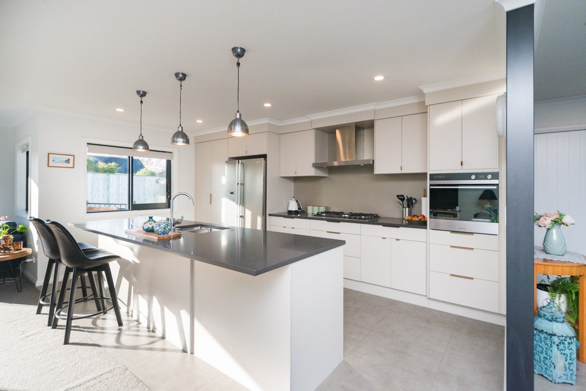 5 Waimarama Court, Roslyn, Palmerston North - Carousel 2