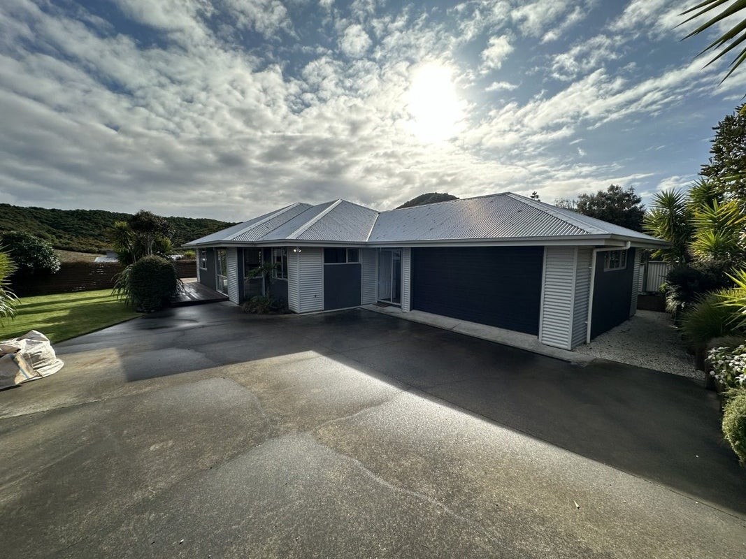 17 Glentui Place, Waikawa, Picton - Carousel 10