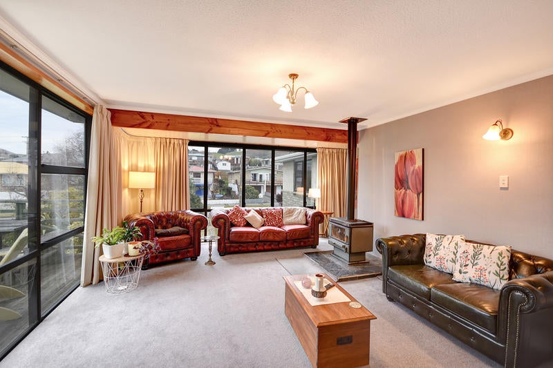 3 Elwyn Crescent, Green Island, Dunedin - Carousel 2