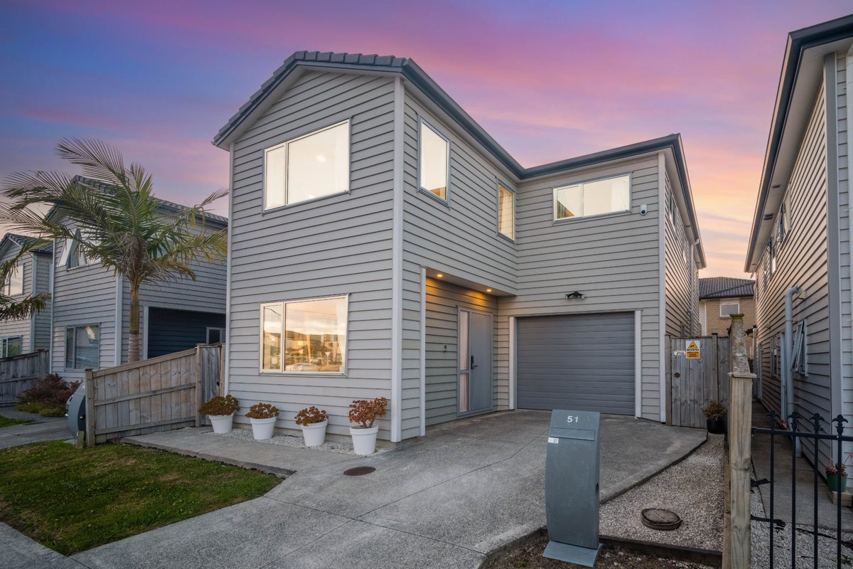 51 Collier Drive, Flat Bush, Auckland - Carousel 1