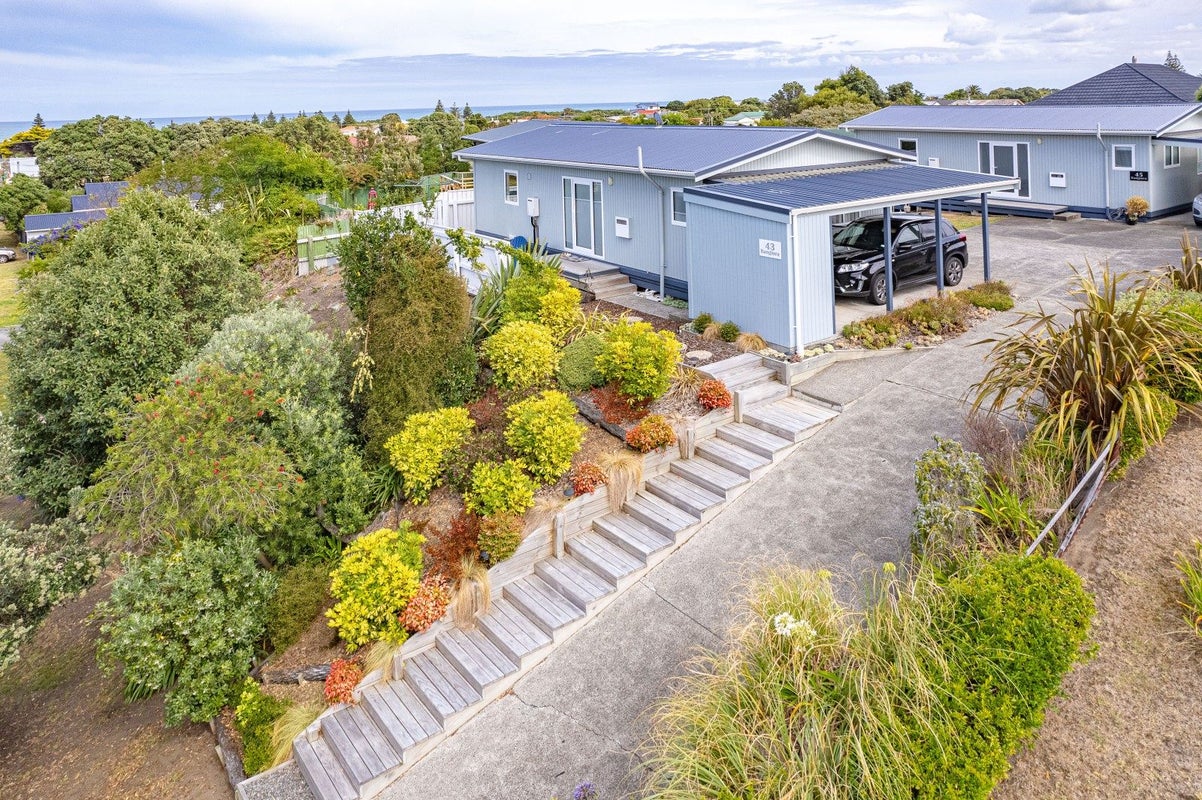 43 Rangiora Street, Castlecliff, Whanganui - Carousel 1