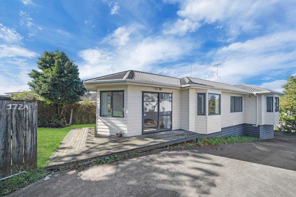 172A White Swan Road, Mount Roskill, Auckland - Carousel 1