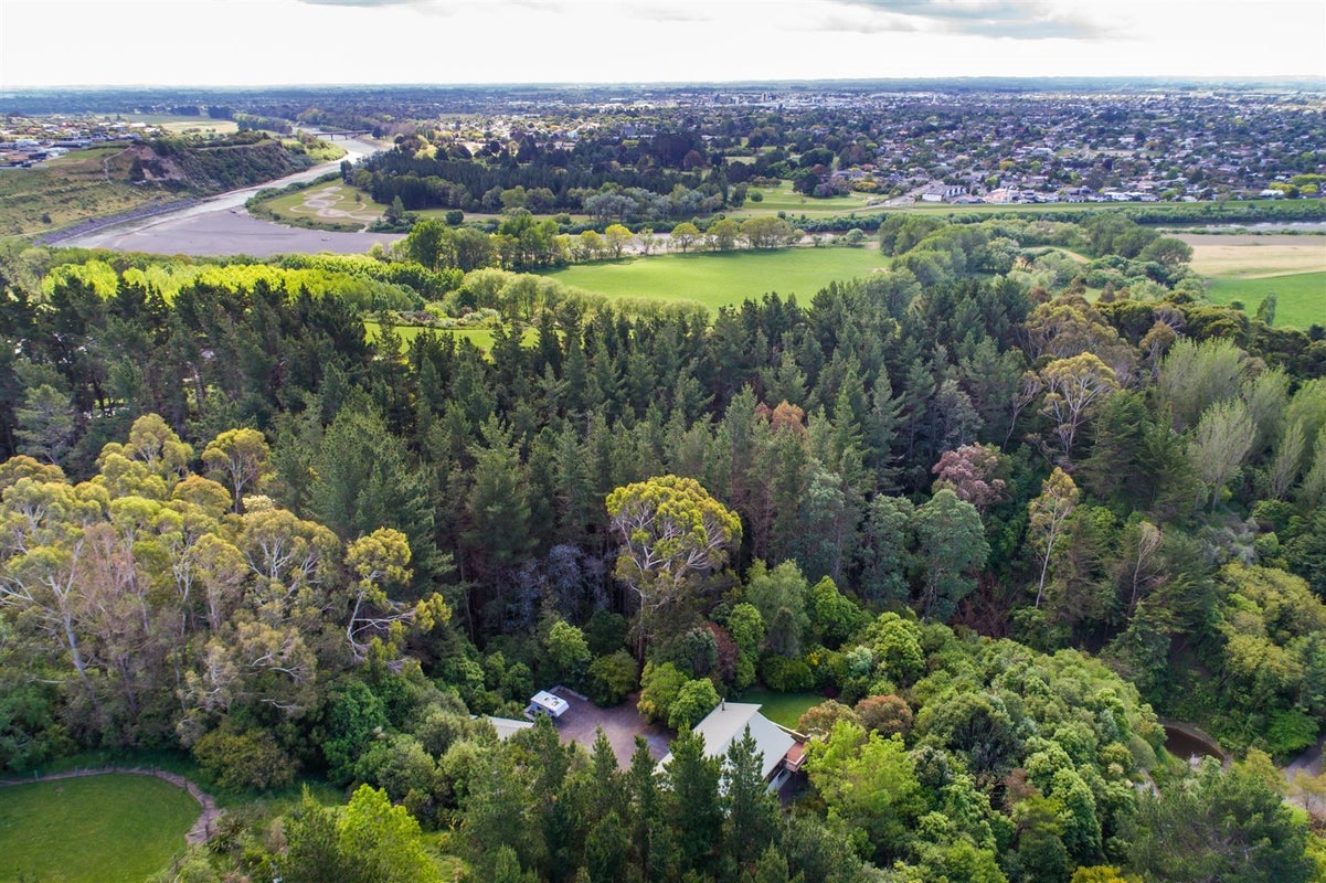 296 Aokautere Drive, Aokautere, Palmerston North - Carousel 2