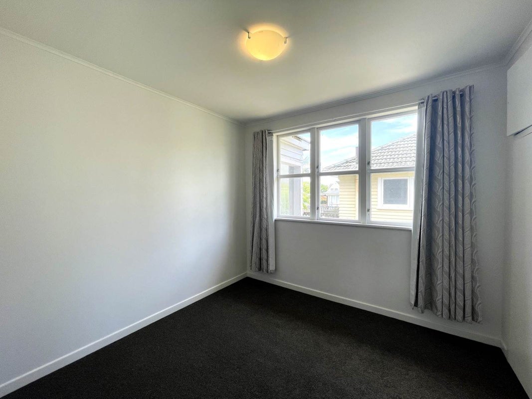 7 Christina Avenue, Te Atatu South, Auckland - Carousel 11