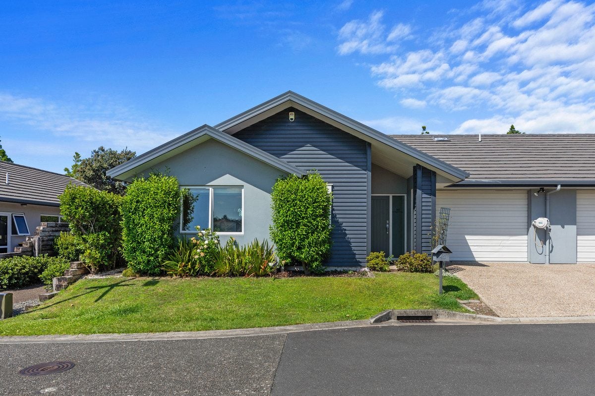 45 Bridgewater Way, Pyes Pa, Tauranga - Carousel 1