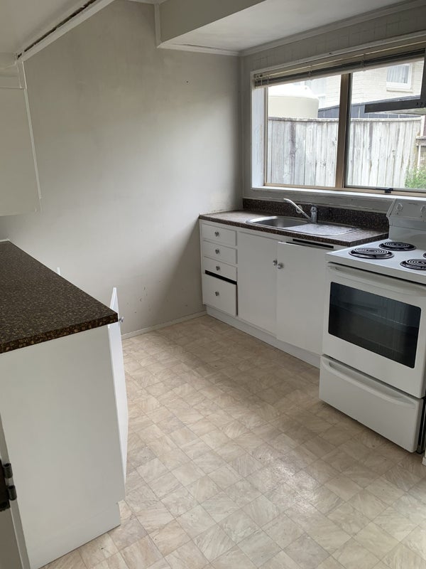 2/6 Trafalgar Road, Milford, Auckland - Carousel 2