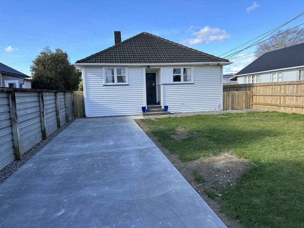 19 Bristol Street, Trentham, Upper Hutt - Carousel 1