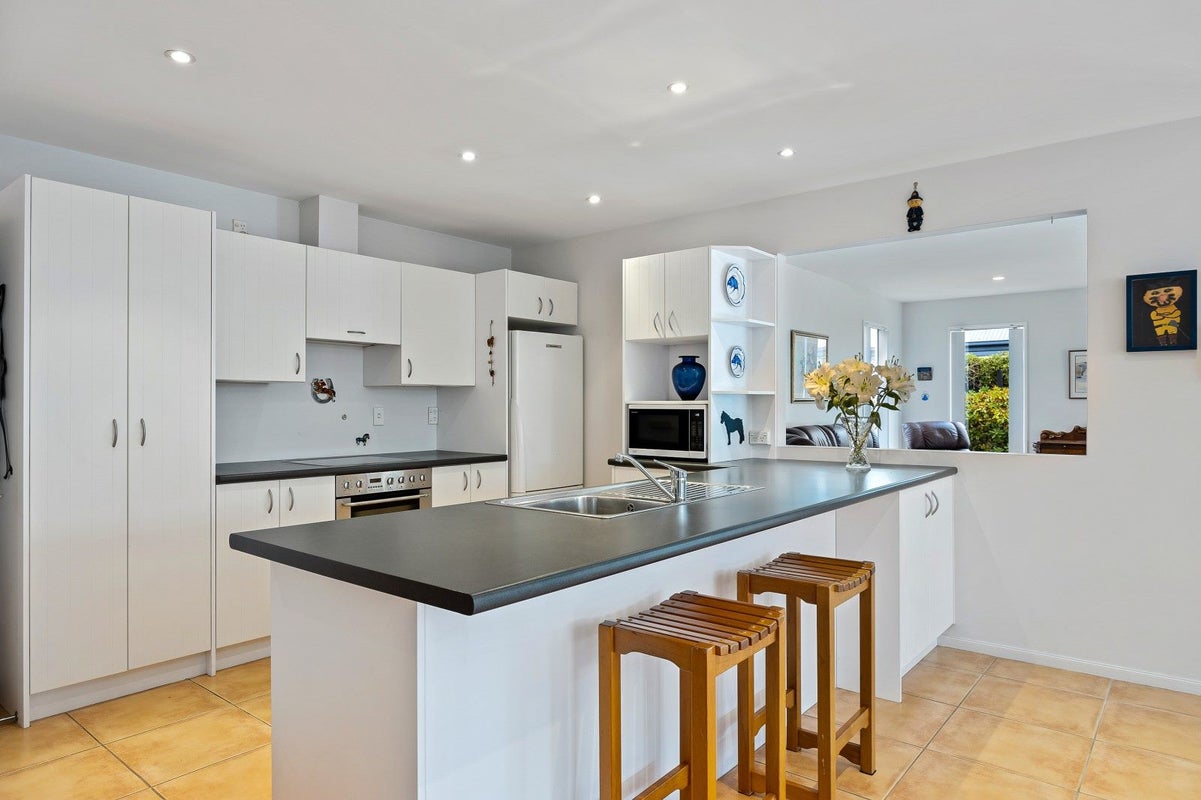 63A Chesterfield Mews, Russley, Christchurch - Carousel 2