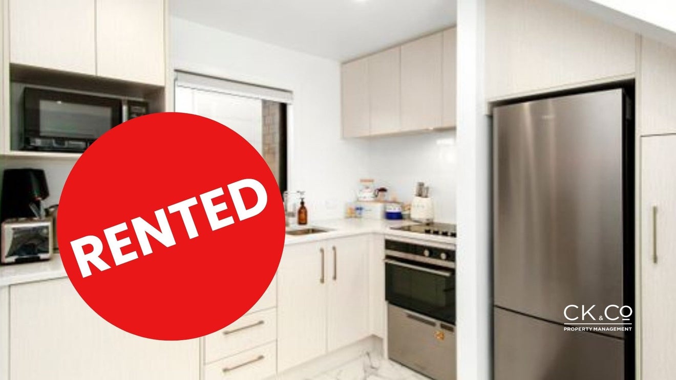 2/4 Collingwood Street, Waterloo, Lower Hutt - Carousel 1