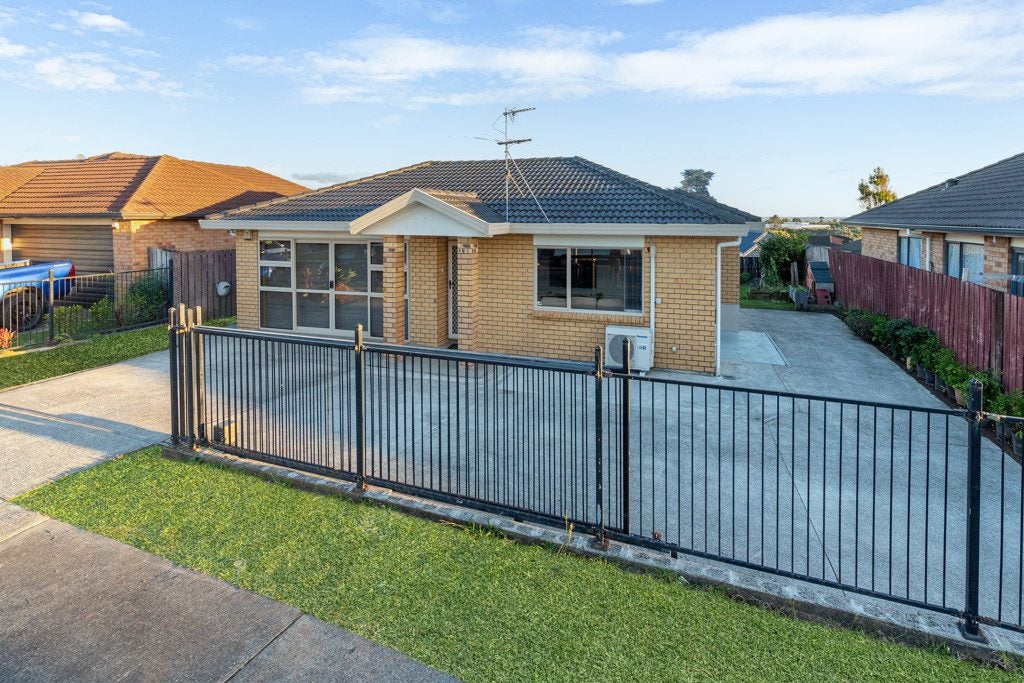 51 Prangley Avenue, Mangere, Auckland - Carousel 1