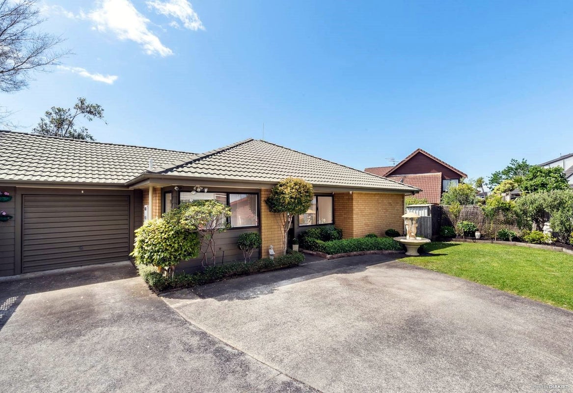2/8 Eastridge Court, Northpark, Auckland - Carousel 1