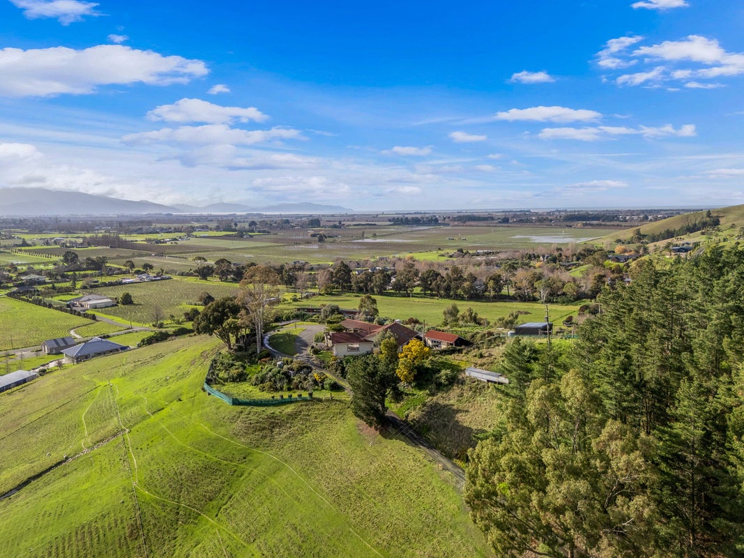 10 Lowther Drive, Witherlea, Blenheim - Carousel 1