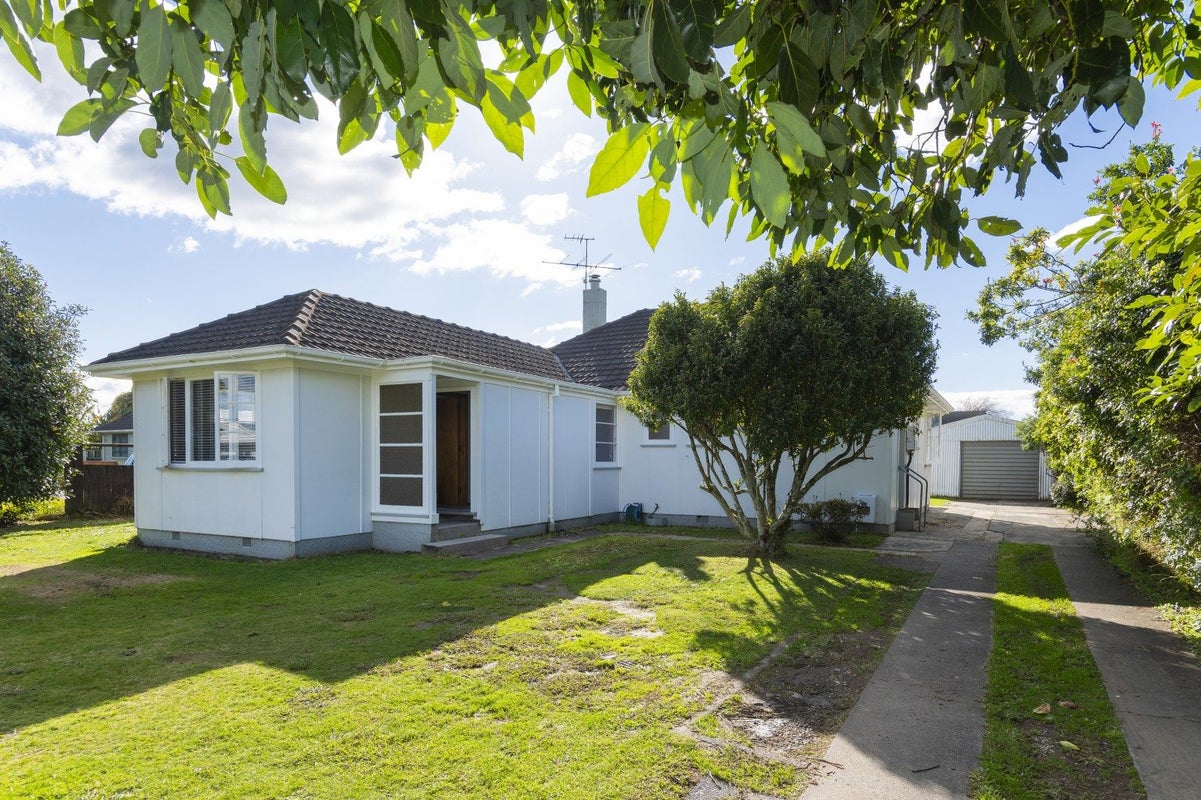 1 Kauri Street, Elgin, Gisborne - Carousel 1