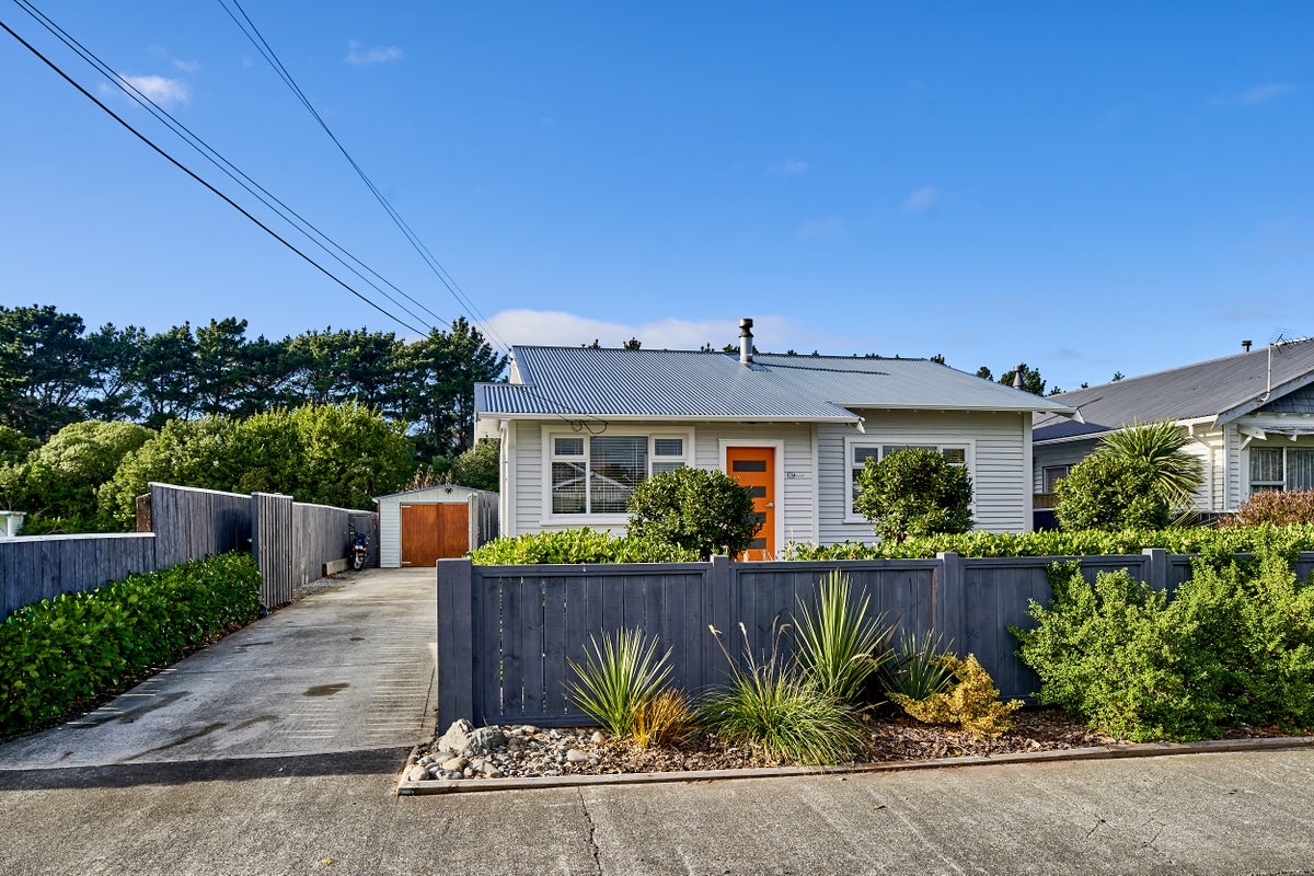 24 Tennyson Street, Petone, Lower Hutt - Carousel 1