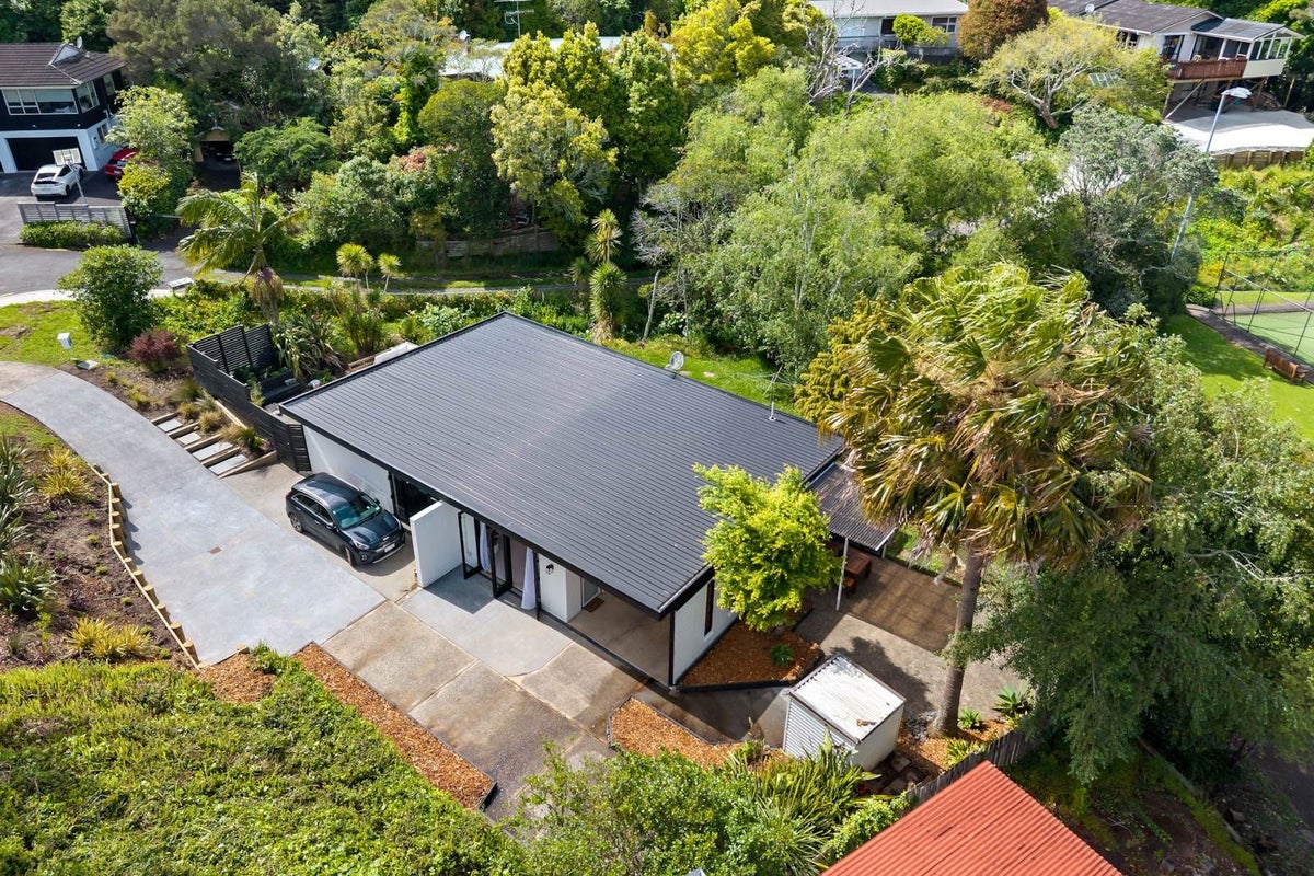 2/13 Kororo Street, Northcote, North Shore City, Auckland - Carousel 1