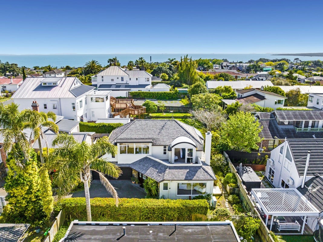2/14 Bayview Road, Hauraki, Auckland - Carousel 1